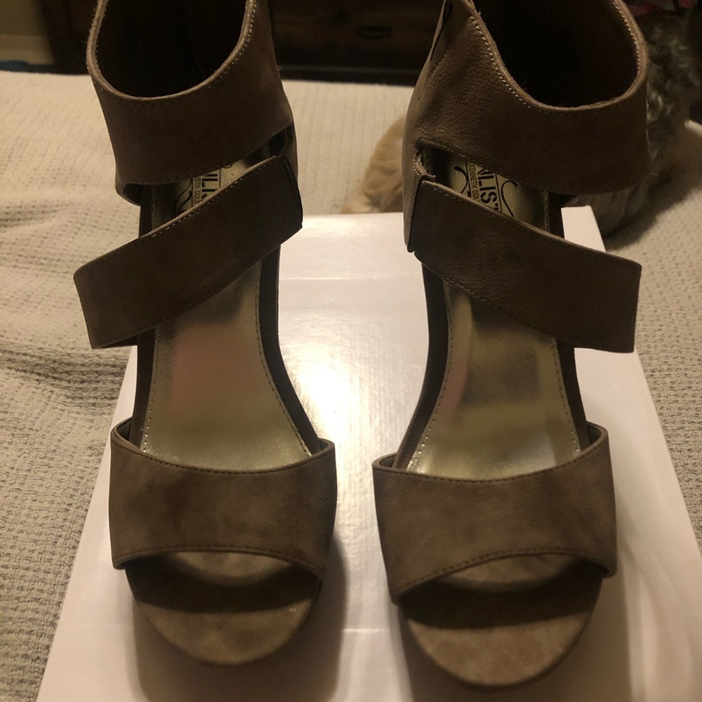Brand new with tags Unlisted Wedges